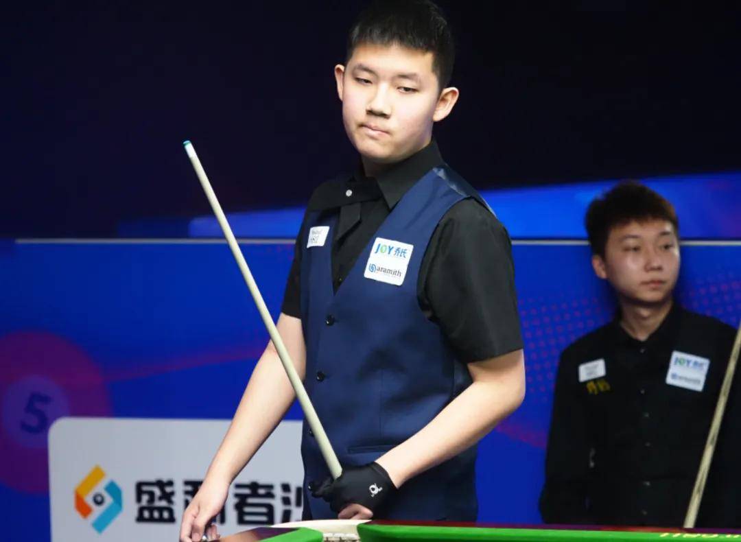 穆萨在中场 穆萨在中场