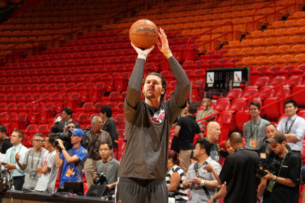 牢牢掌握在 牢牢掌握在